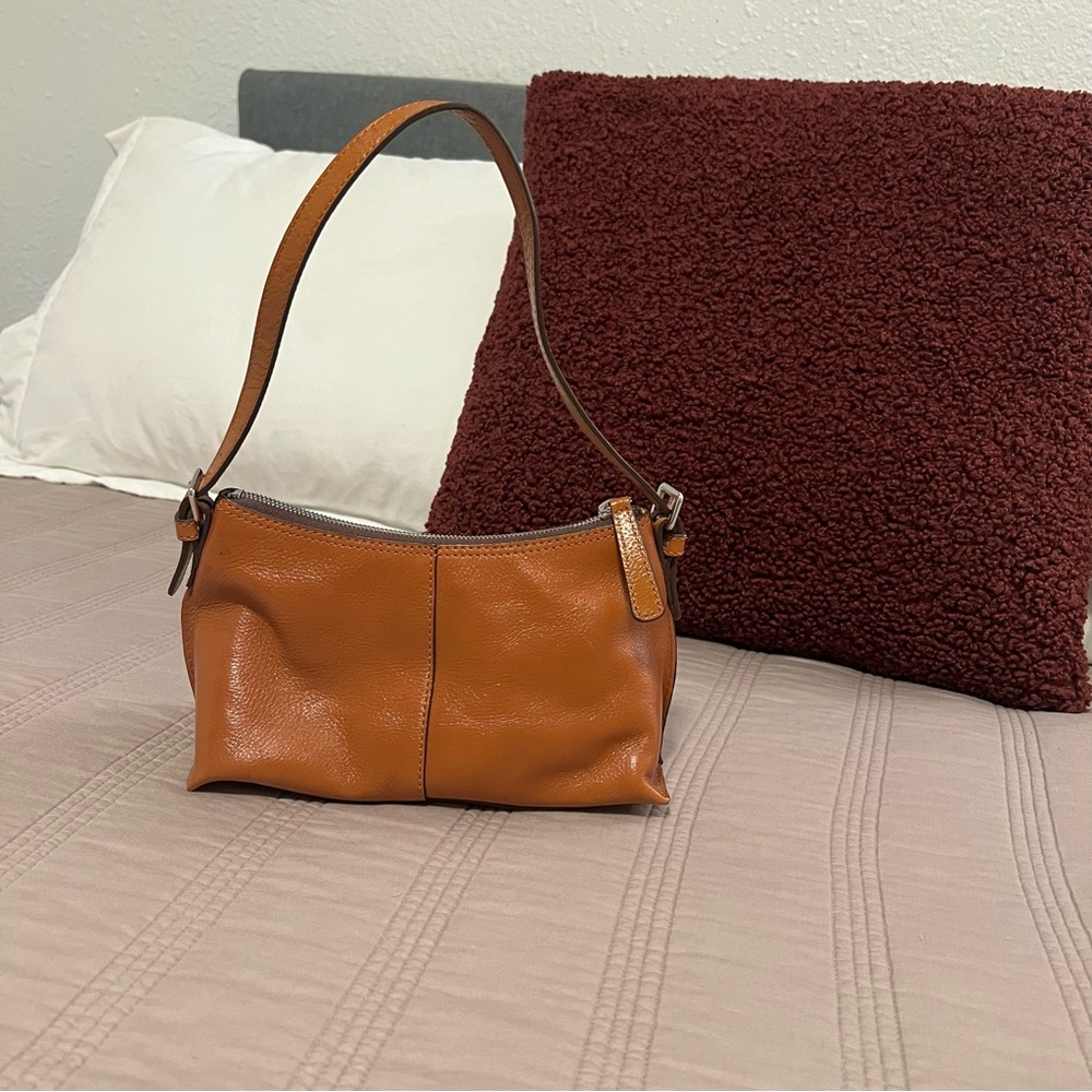 HOBO Leather Shoulder Bag in Tan/Brown